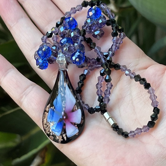 Murano glass style floral pendant necklace - Picture 3 of 6